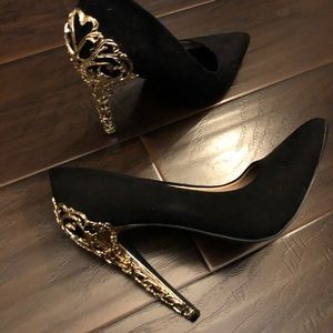 Black Pumps with Gold accent